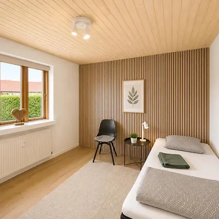 The Storks - Cozy 3 Bedroom In Odense - Full Kitchen - 2026 Renovated - Free Parking Apartmán *